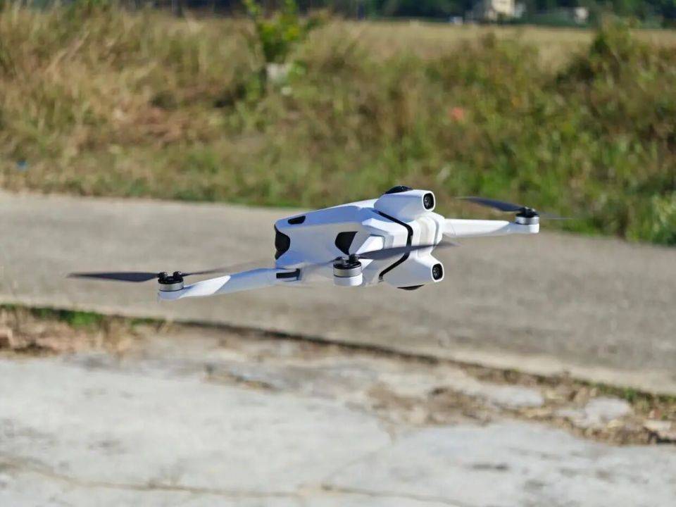 发布新的可穿戴设备；苹果新头显硬件曝光澳门新葡京Quest4要来了Meta将(图2)